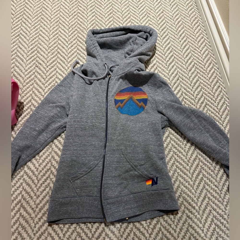 zip up hoodie (barely worn)